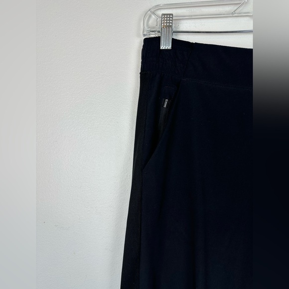 Athleta Mid Rise Brooklyn Black Jogger Pants Pockets Outdoor Women’s Sz 4P - Picture 7 of 8